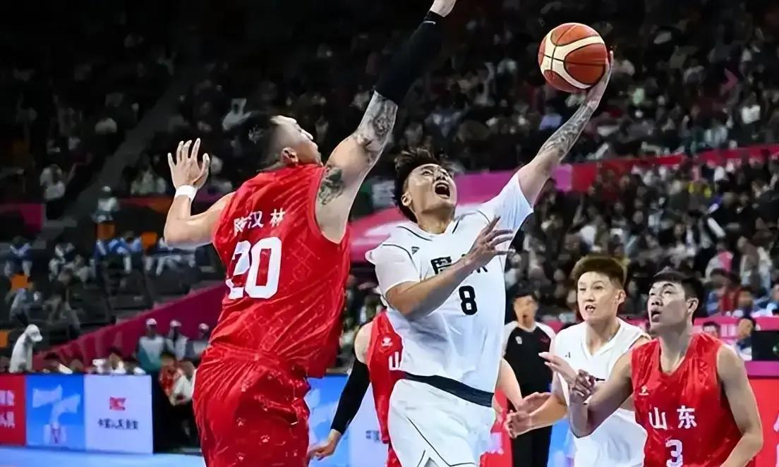 广东男篮输北京，郭艾伦评价太中肯：徐杰爱犯规、胡明轩心态很稳