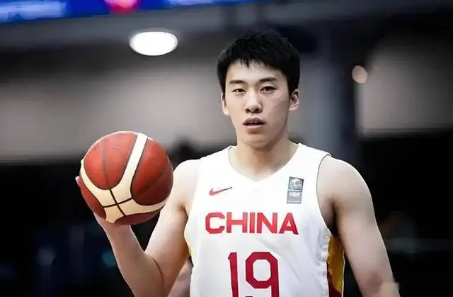 郭士强带队考察新人，王俊杰回归，中国男篮集训名单分析