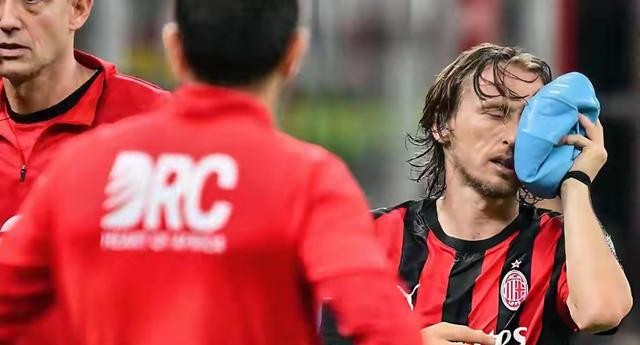 随着博洛尼亚3-2绝杀那不勒斯，意甲积分榜出炉：AC米兰太尴尬了
